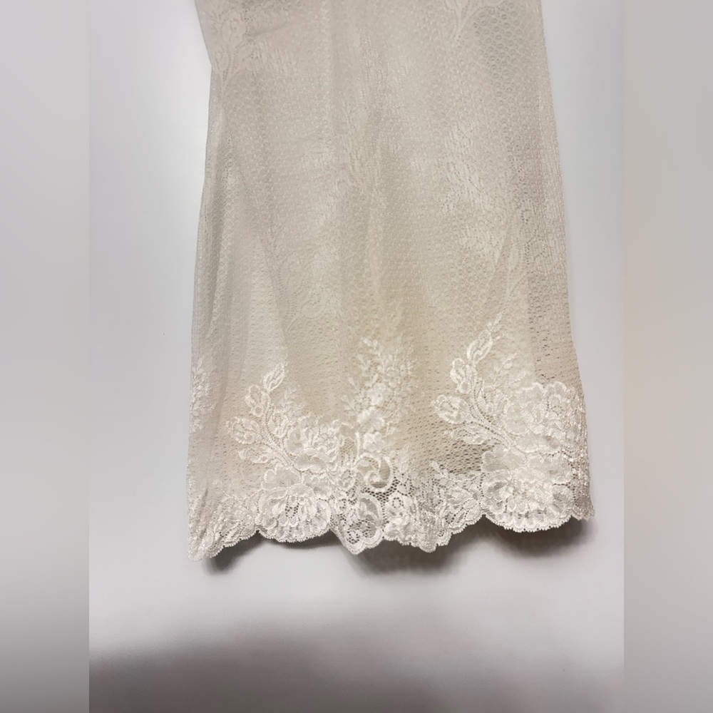La Perla Elegant Cream Lace Chemise - Picture 6 of 16